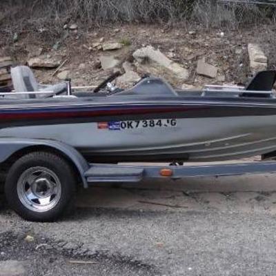 16 FT 1982 King Fisher Boat, Motor and Tandem Axl ...