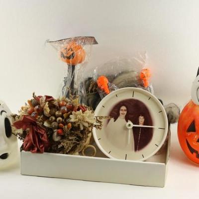 Halloween Lot incl decor, Scary Clock, etc