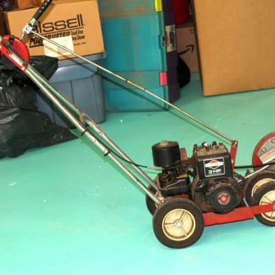 Edger with 3 HP Briggs and Stratton Engine