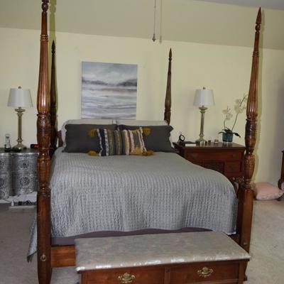 4 Poster Bed, Linens, & Hope Chest