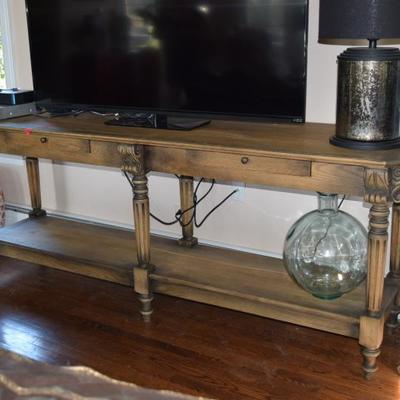 Console Table, Flat Screen TV, Table Lamp, & Home Decor