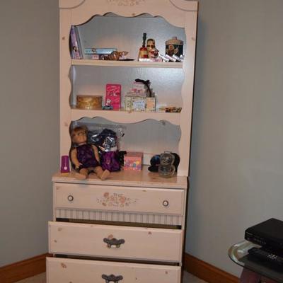 Dresser/Shelving Unit, Toys