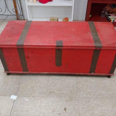 Large Vintage Toy Chest