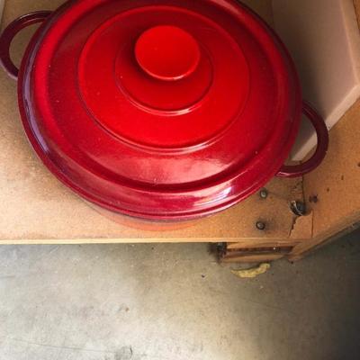 Enamel cast iron pot