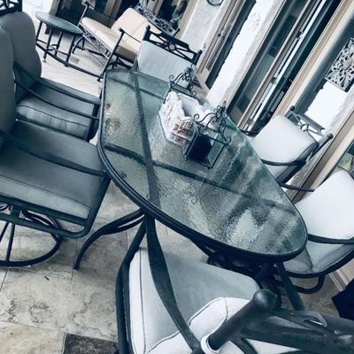 Table and chairs. $450