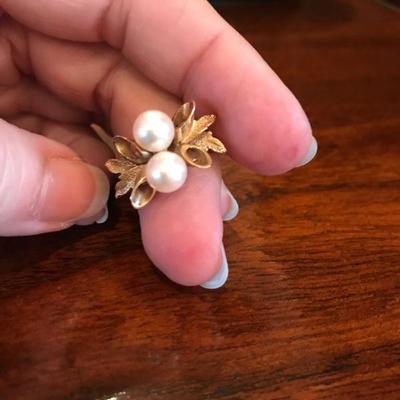 All jewelry reviewed and detailed by Jewelry Appraiser: CULTURED PEARL ON 14K GOLD. $250