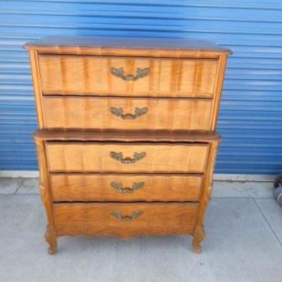Vintage chest of drawers with a two section illusion