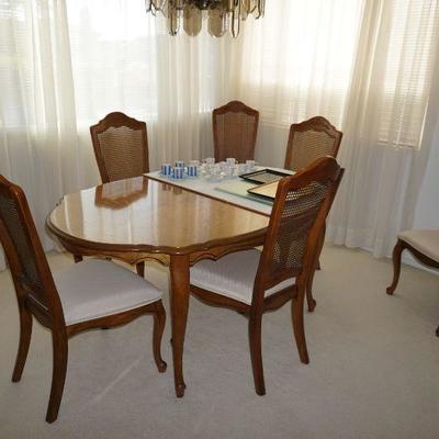Dining set.  In mint condition.  6 Chairs and 2 leafs.  $295