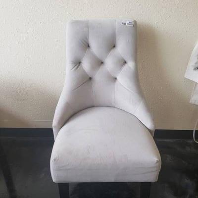Tuffted Accent Chair
