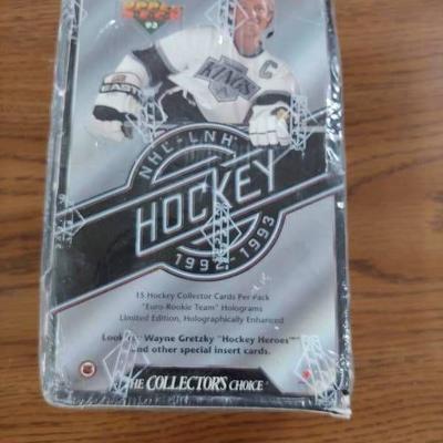 Upper Deck 1992-93 NHL Hockey Cards SEALED Vending ...