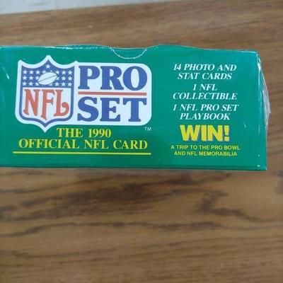 NFL Pro Set 1990 Football Cards Complete Set SEALE.