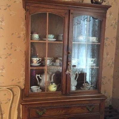 China Cabinet Teacups Teapots