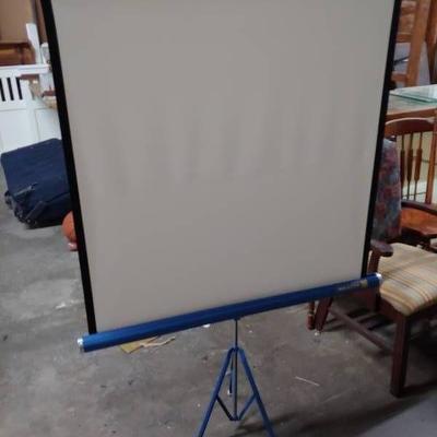 Portable Projection Screen on Tri-pod