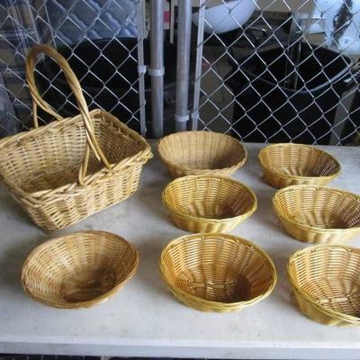 Lot of Restaurant Style Baskets