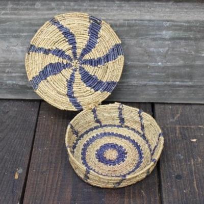 Native American Pine Needle Basket w/ Lid