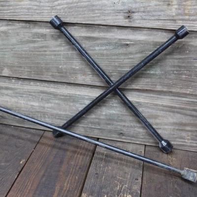 Lug Wrench & Water Key