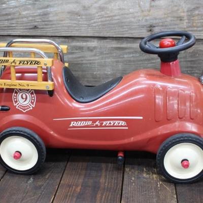 Radio Flyer Kids Fire Engine #9