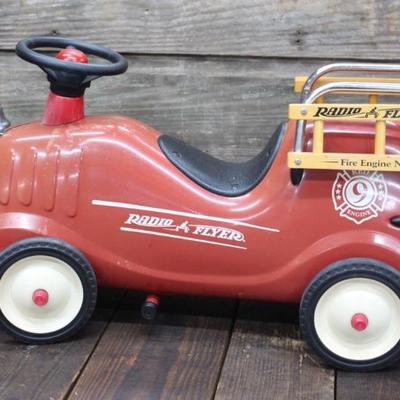 Radio Flyer Kids Fire Engine #9
