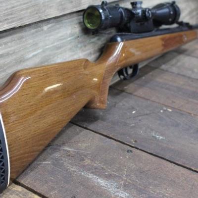 Remington Summit Air Rifle w/ a Crosman 3-9x40 Scope