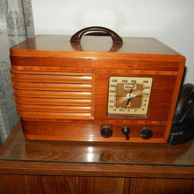 Antique pilot radio