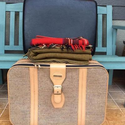 MVT028 Vintage Luggage and Linens 