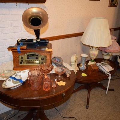 Vintage Radio, Glassware, & Items