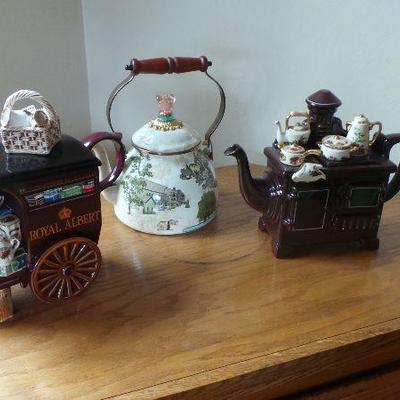 Royal Albert Earthenware tea pots