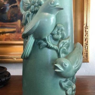 Redwing raised relief birds vase