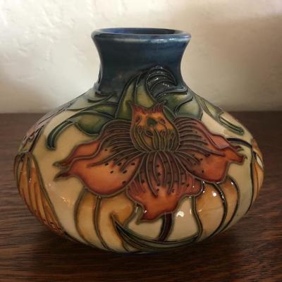 Moorcroft art pottery vase, England