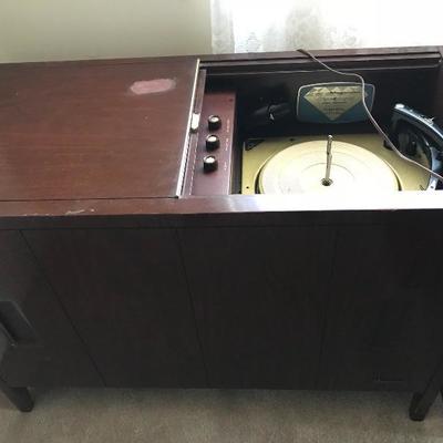 Magnavox console phonograph