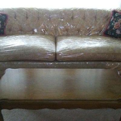 Vintage tuffeted sofa & coffee table