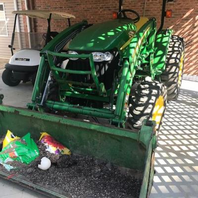 2011 John Deere Front Loader Tractor  4105 40hp  447.6 hours  Perfect Condition