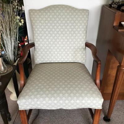 Several accent chairs to choose from 