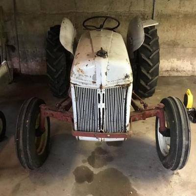 1947 Ford Tractor 8/9-N