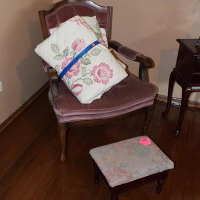 Vintage Chair & Linens