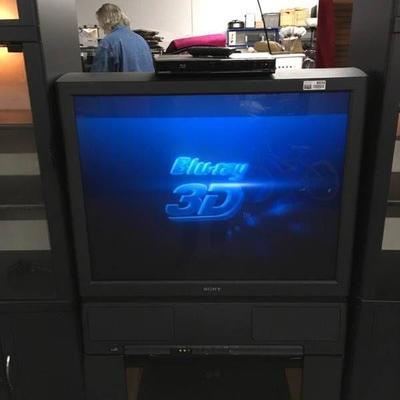 Sony Projection TV and Matching Lighted Entertainm ....