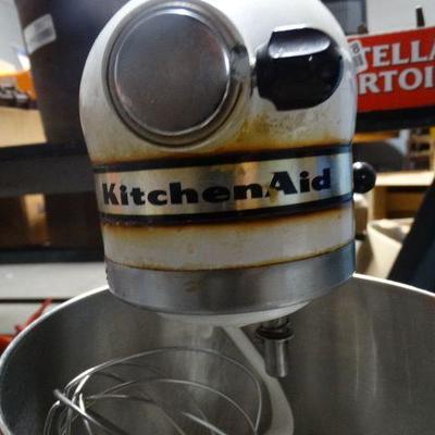 Kitchen-Aid Mixer W Attachments
