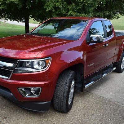 2016 Chevy Colorado LT Extended Cab, 29,600 miles, Rock Red, dual-power leather seats, anti-slip, OnStar/Sirius, Gator bed cover, back-up...