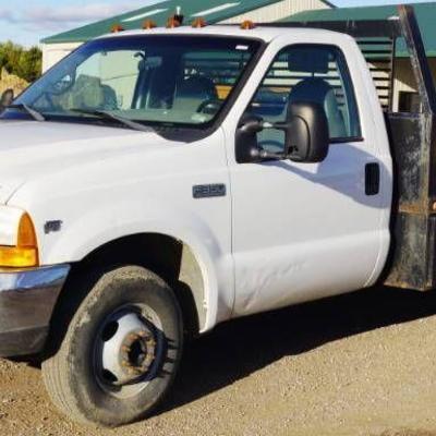 Ford F350 Flatbed Truck 2000 - Clear Kansas Title.