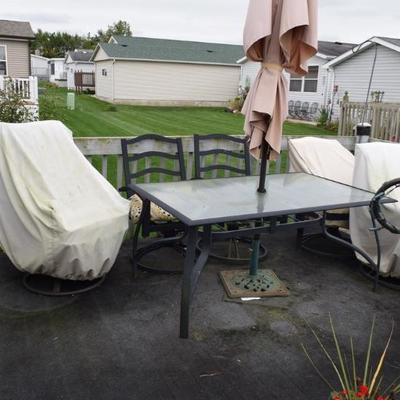 Outdoor Patio Table & Chairs