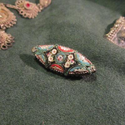 Tiny mosaic designed vintage broche
