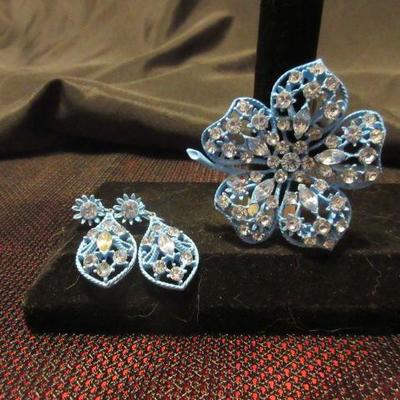 Vintage rhinestone and crystal broche with matching earrings
