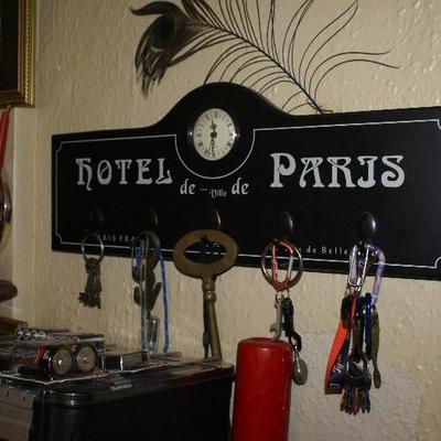 Hotel Paris Key Holder & Old Keys 