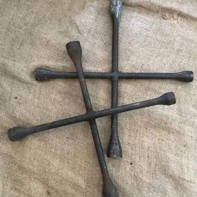 Set of 2 rustic tire irons