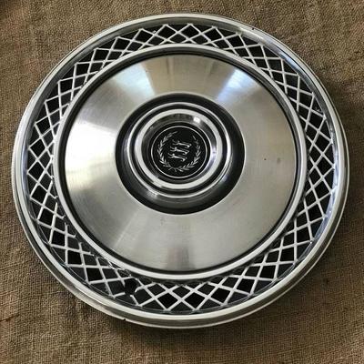 Vintage Three Lion Ford Hubcap