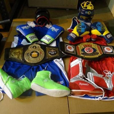 Ringside 2XL Outfit, Shoes, Gloves and Head Gear