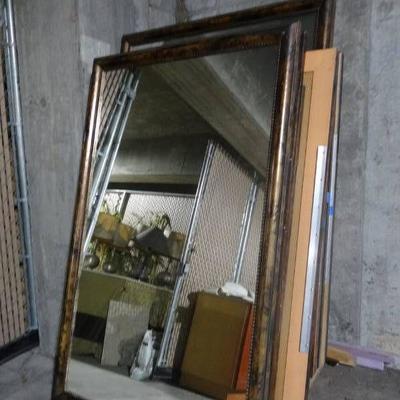 Lot of 2 Mirrors.