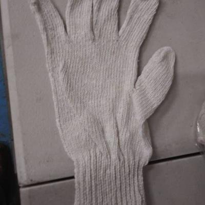 Lot (16) cloth work gloves.