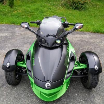 *PRE-SALE ITEM*
2012 Can-Am Spyder! LIKE NEW!! LOW MILES!! PRICED LESS THAN WHOLESALE!! $8195.00 Cash or credit Card. No Checks. Please...