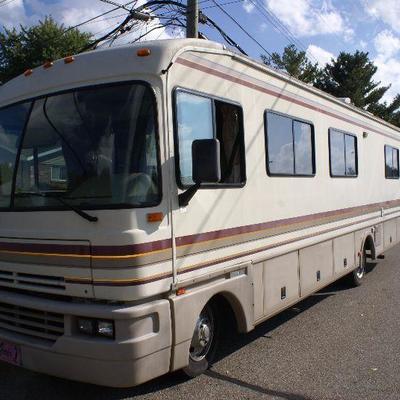 Fleetwood Motor Home Runs & Drives Great 49,000 Original Miles Great Interior Ready to Go 